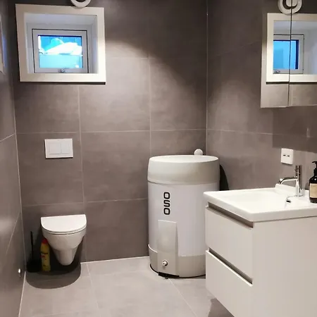 شقة E76 Newly Renovated 3-room *