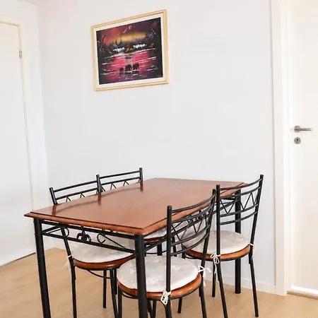 شقة E76 Newly Renovated 3-room
