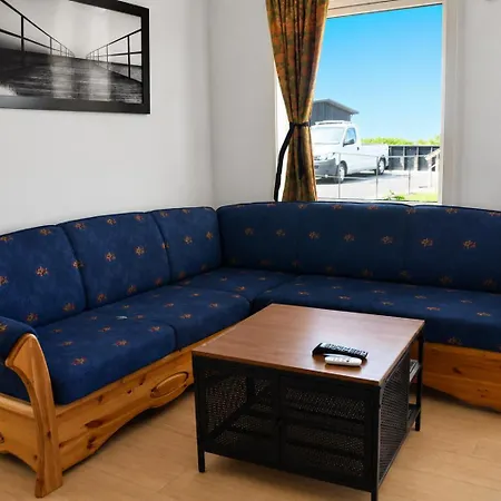 E76 Newly Renovated 3-room كريستينساند